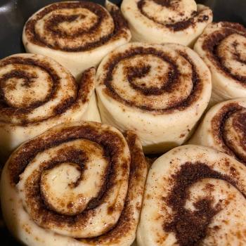 Frodough Baggins Cinnamon buns first overview